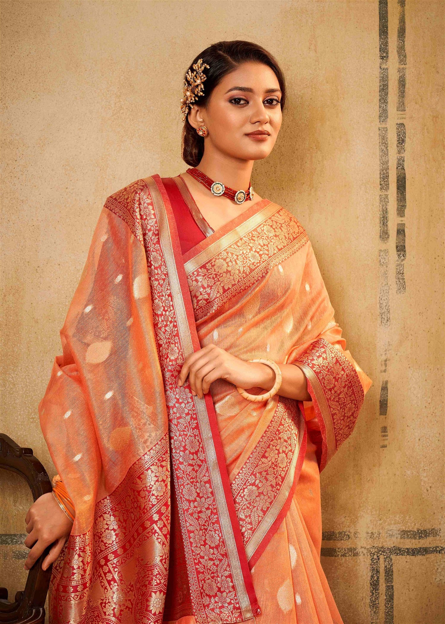 Women's Tissue Silk With Contract Border Weaving Saree