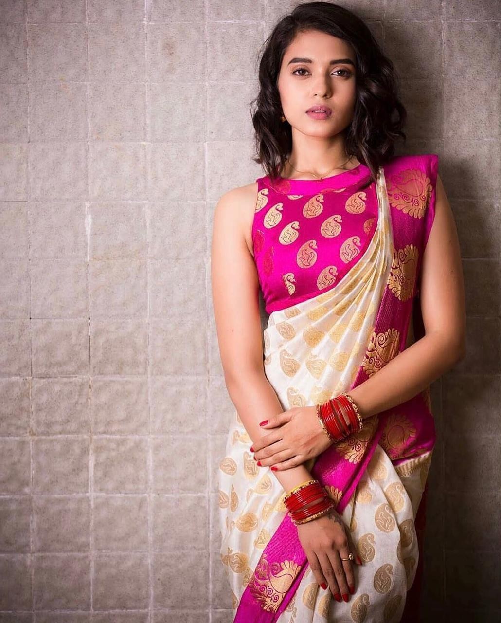 Kanjivaram Soft Lichi Silk Traditional Saree With Rich Pallu & Weaving Border With Unstitched Jacquard Women Blouse Piece
