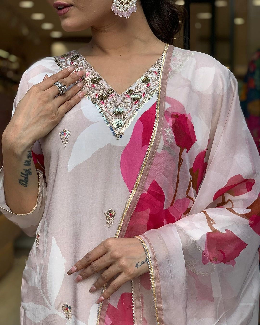 Women's Natural Crep Kurti Pant With Dupatta Collection