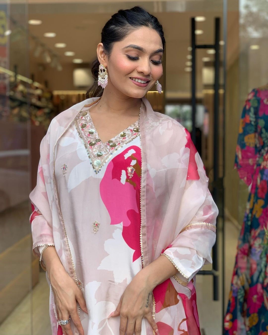 Women's Natural Crep Kurti Pant With Dupatta Collection