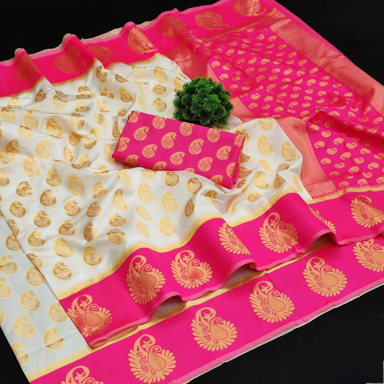 Kanjivaram Soft Lichi Silk Traditional Saree With Rich Pallu & Weaving Border With Unstitched Jacquard Women Blouse Piece